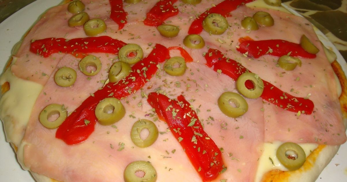 pizza de jamon y morrón