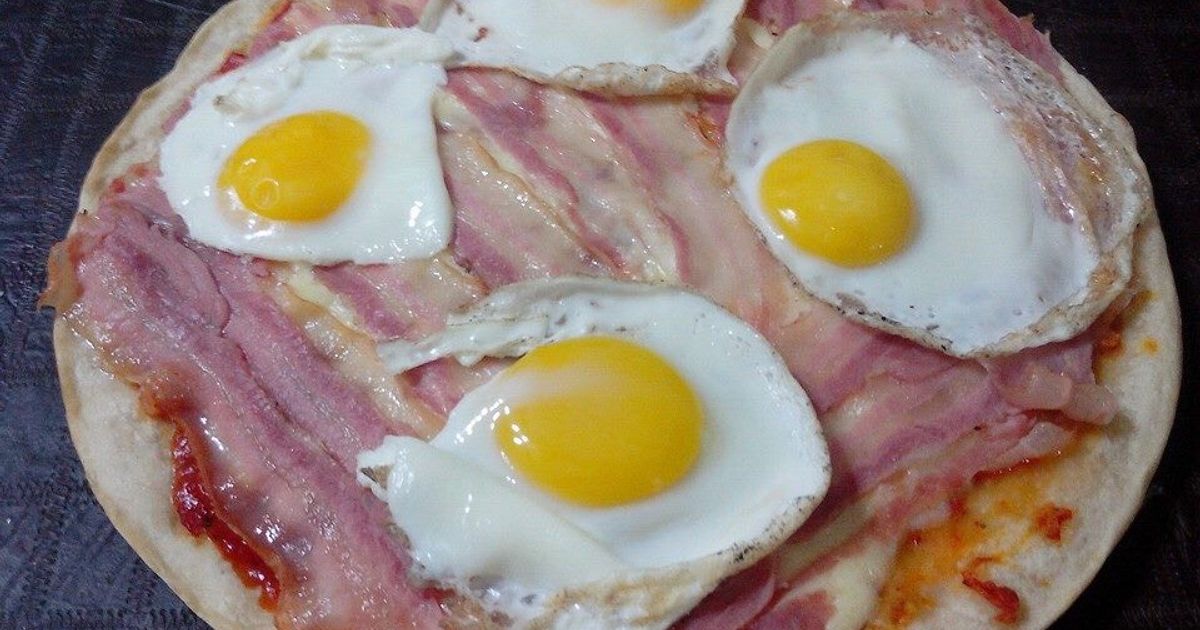 pizza de panceta y huevo